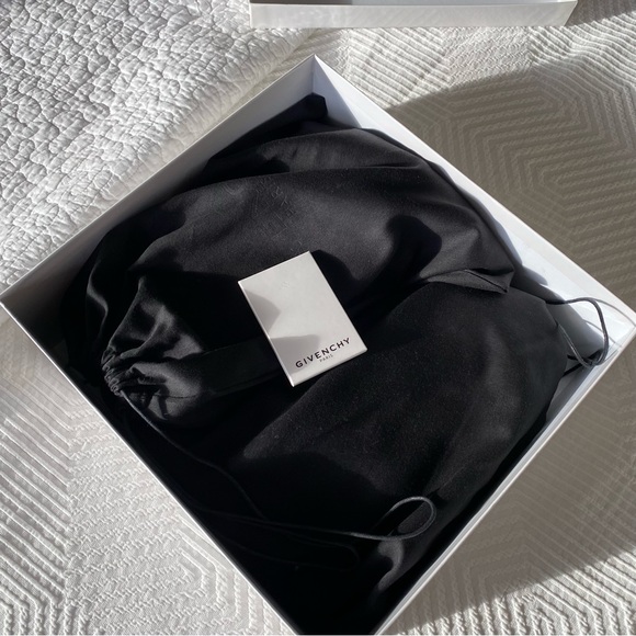 Givenchy Shark Tooth Boot Short - Picture 4 of 8